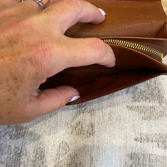 Louis Vuitton Porte Tresor Wallet in Monogram - Picture 9 of 12